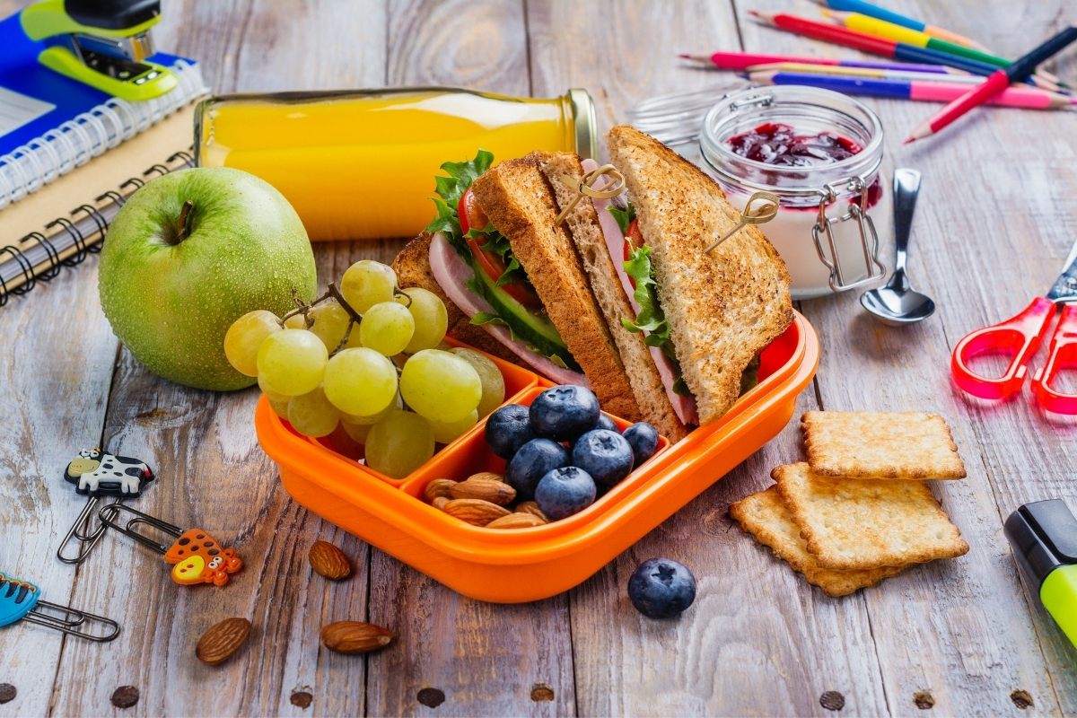 Healthy kids lunchbox.